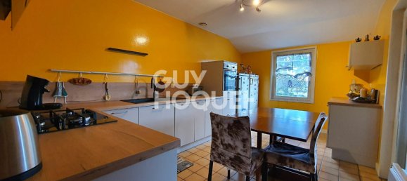 3 Schlafzimmer Haus in Saint-Etienne-le-Molard, France, Nr. 195497 6