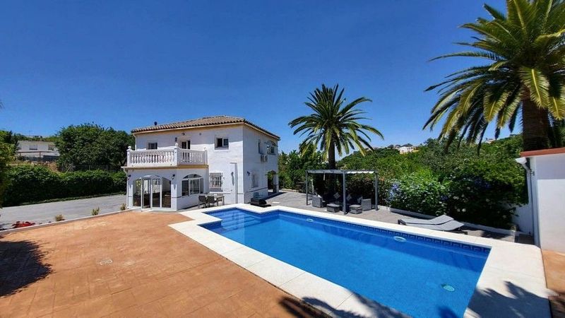 Casa de 5 dormitorios en Coín, Spain No. 229959