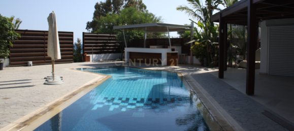 3 bedrooms Villa in Pyrgos, Cyprus No. 13726 6