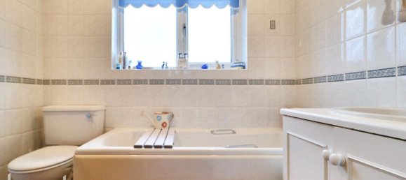 3 bedrooms House in Dartford, United Kingdom No. 4921 9