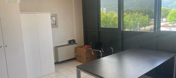 70m² Office in Schio, Italy No. 132791 5