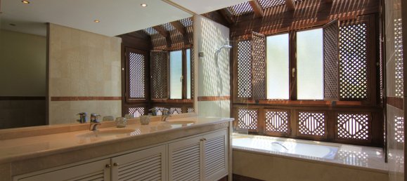 5 bedrooms Building in Marbella, Spain No. 3049 13