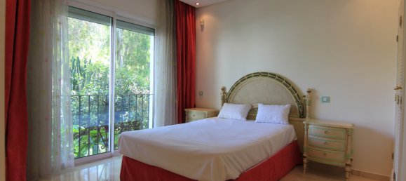 5 bedrooms Building in Marbella, Spain No. 3049 6