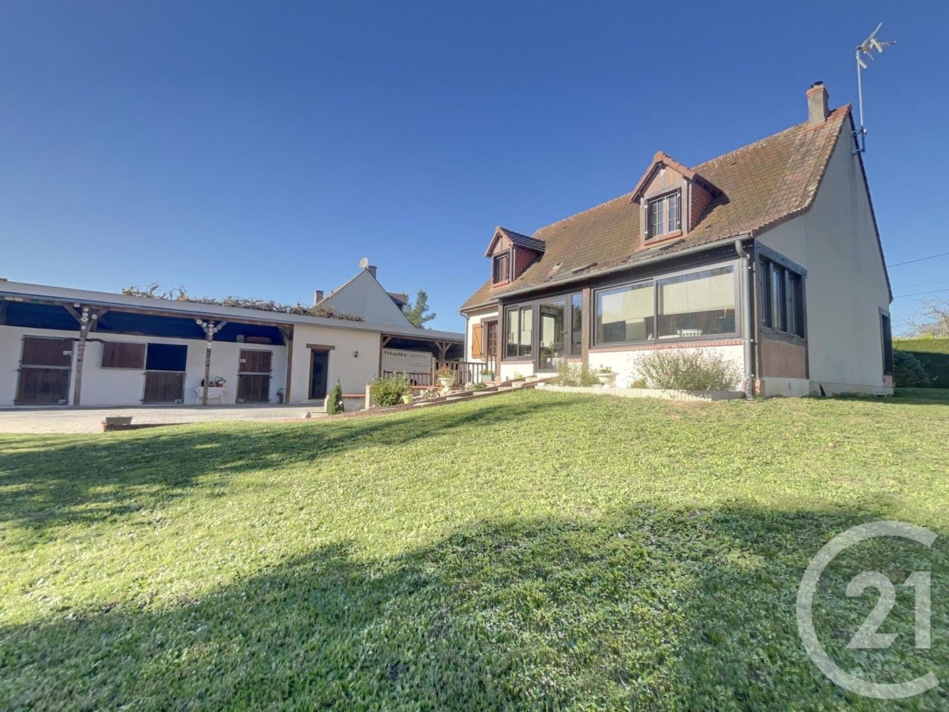 4 Schlafzimmer Haus in Mezieres-lez-Clery, France, Nr. 212658