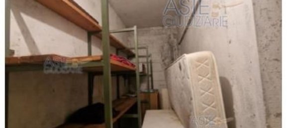 6 rooms Apartment in Prato, Italy No. 51766 8