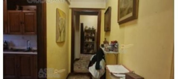 6 rooms Apartment in Prato, Italy No. 51766 16
