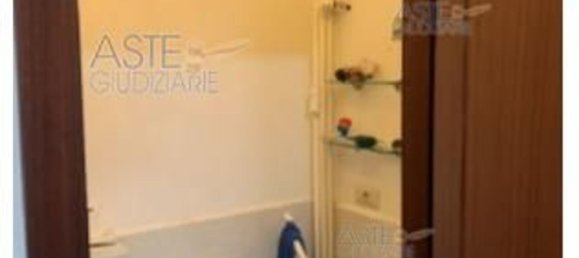 6 rooms Apartment in Prato, Italy No. 51766 12