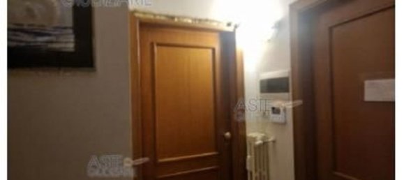 6 rooms Apartment in Prato, Italy No. 51766 18