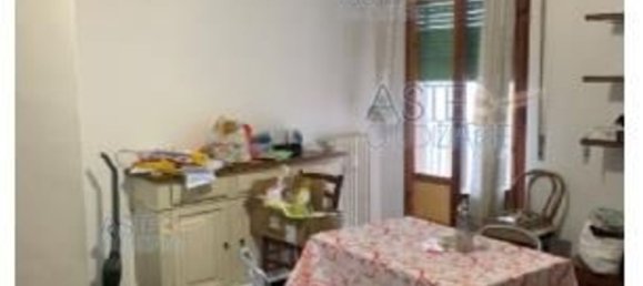 6 rooms Apartment in Prato, Italy No. 51766 7