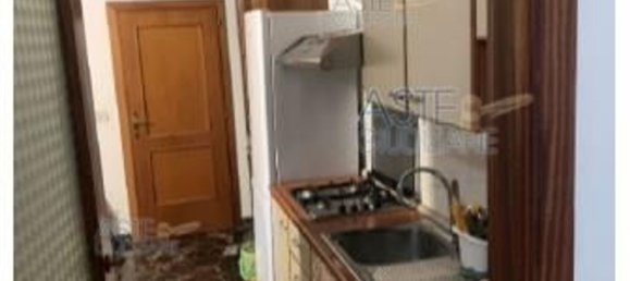 6 rooms Apartment in Prato, Italy No. 51766 5