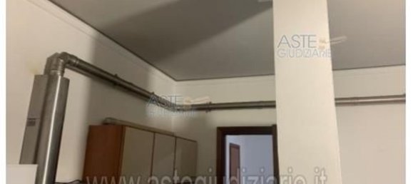 6 rooms Apartment in Prato, Italy No. 51766 6