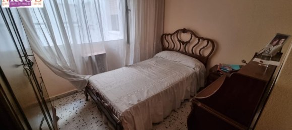 Apartamento de 4 dormitorios en Puertollano, Spain No. 139900 17