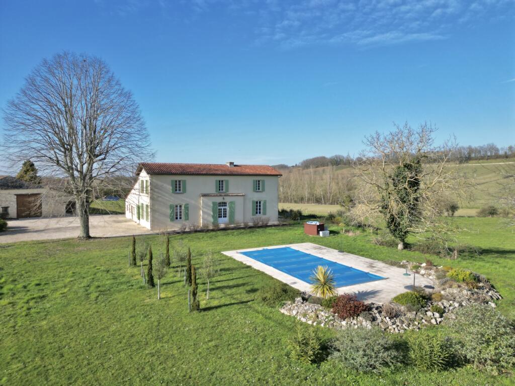 7 bedrooms House in Occitanie, France No. 339177
