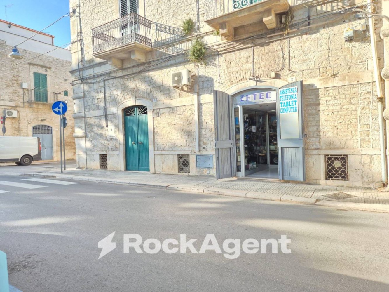 1غرفة عقار تجاري في Ruvo di Puglia, Italy رقم 293792