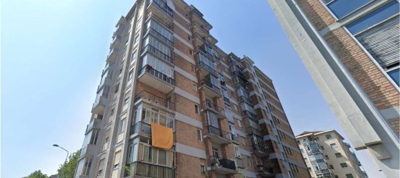 3 rooms Apartment in Moncalieri, Italy No. 9097 5