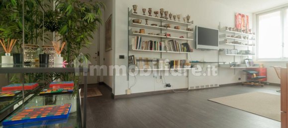 3 rooms Apartment in Milan, Italy No. 374060 8