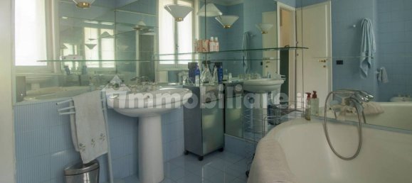 3 rooms Apartment in Milan, Italy No. 374060 16
