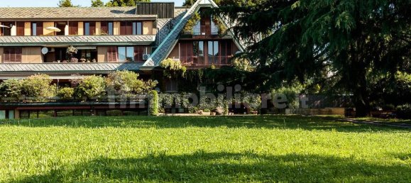 3 rooms Apartment in Milan, Italy No. 374060 24