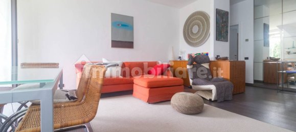 3 rooms Apartment in Milan, Italy No. 374060 2