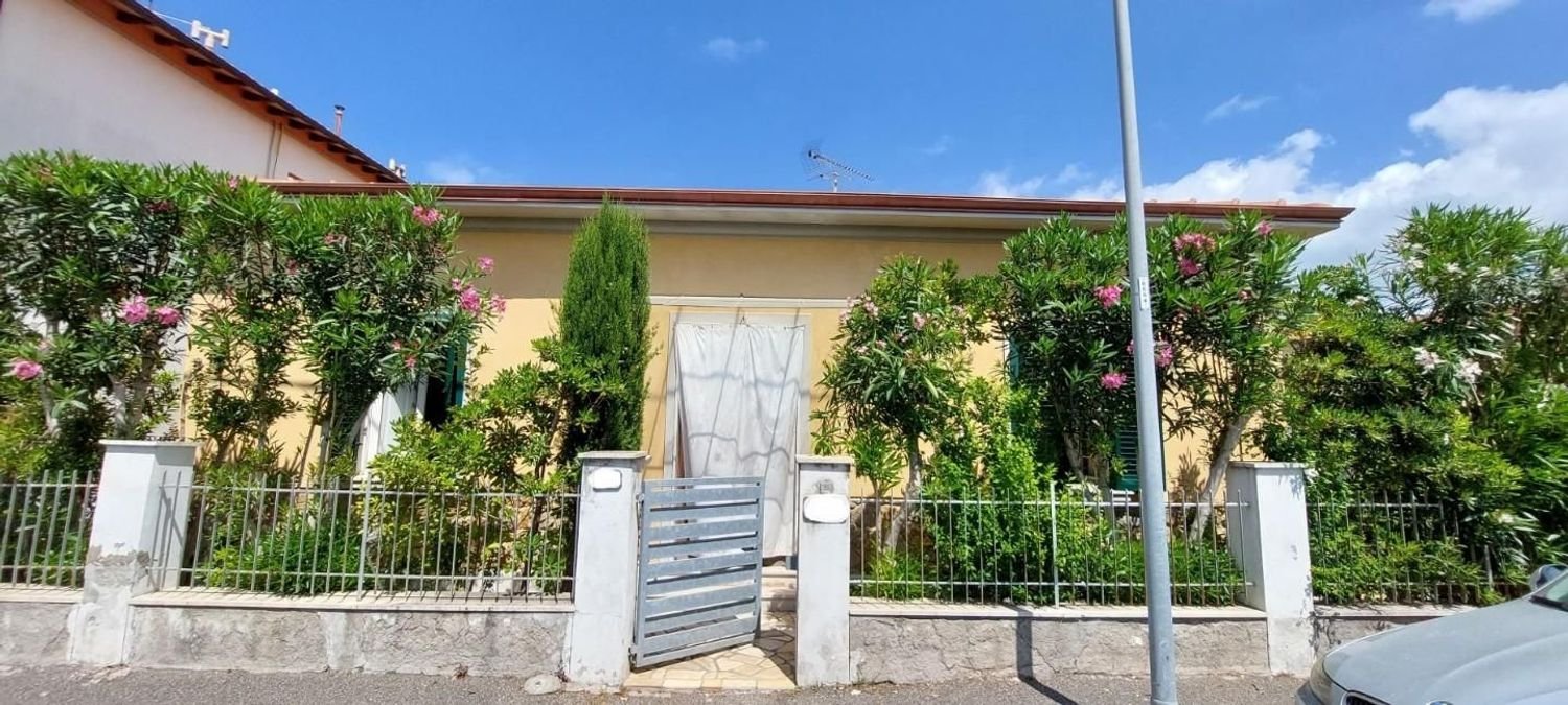 5-Zimmer Haus in Rosignano Marittimo, Italy, Nr. 77092