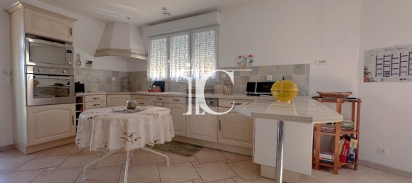 4 bedrooms Villa in Barjac, France No. 306457 5