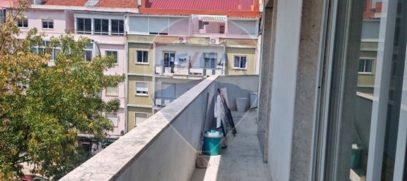 3 bedrooms Apartment in Amadora, Portugal No. 81972 3