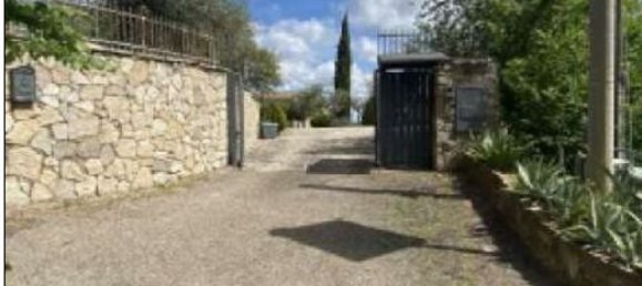 7 rooms Apartment in Melfi, Italy No. 100261 6