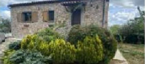 7 rooms Apartment in Melfi, Italy No. 100261 2