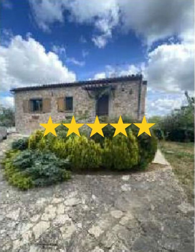 7 rooms Apartment in Melfi, Italy No. 100261