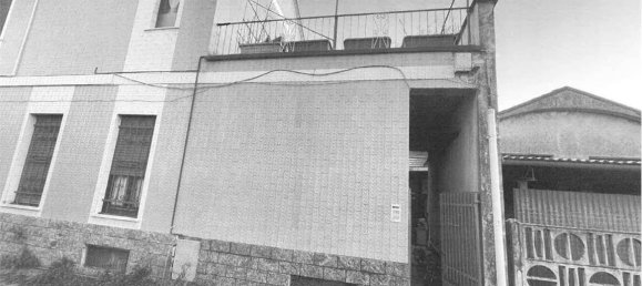 Дом с 3 спальнями в Кардано аль Кампо, Италия № 261941 3