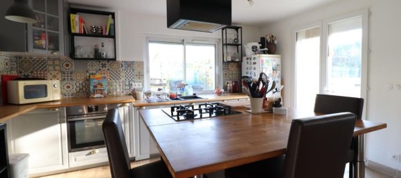 3 bedrooms House in Juvisy-sur-Orge, France No. 164759 2