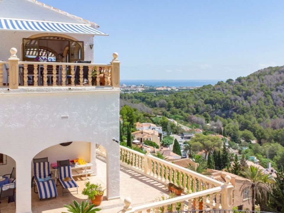 4 bedrooms Villa in Alicante, Spain No. 246498