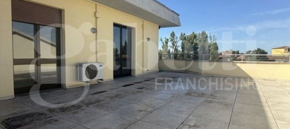 5 bedrooms Apartment in Ponsacco, Italy No. 344538 2