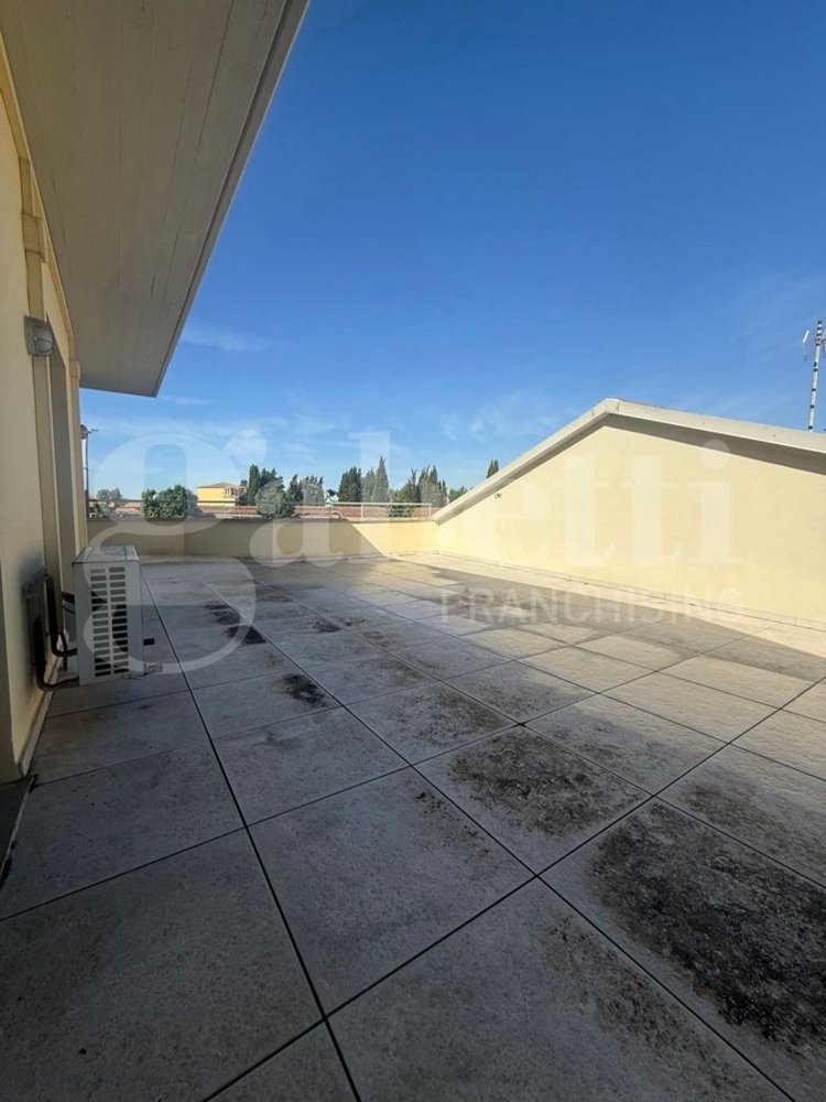 5 bedrooms Apartment in Ponsacco, Italy No. 344538