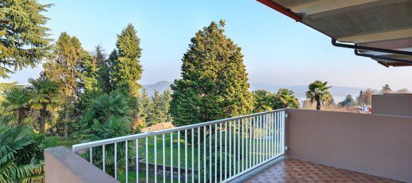 3 rooms Apartment in Arona, Italy No. 139985 3