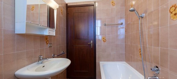 3 rooms Apartment in Arona, Italy No. 139985 17