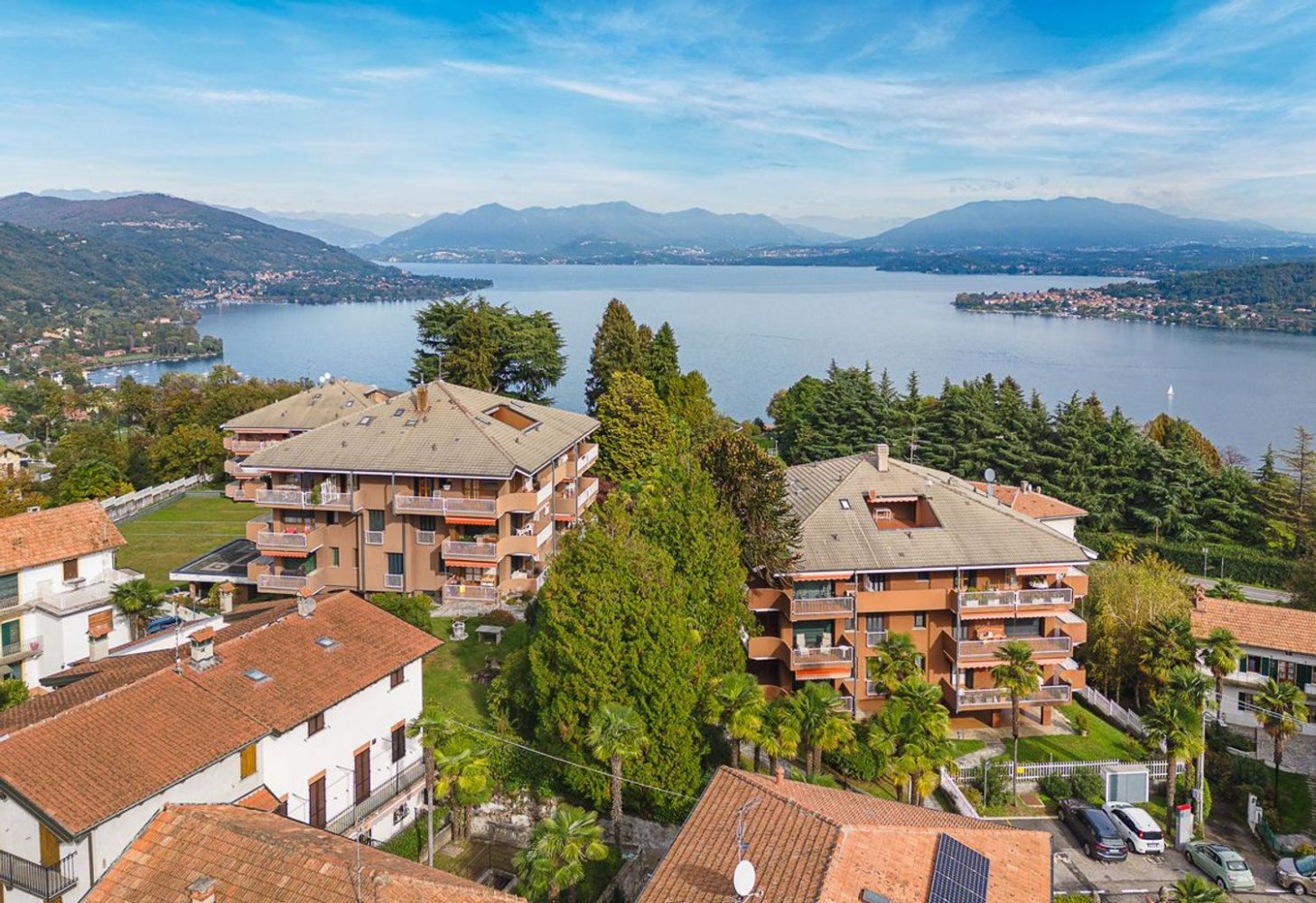 3 rooms Apartment in Arona, Italy No. 139985