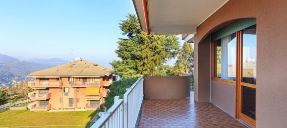3 rooms Apartment in Arona, Italy No. 139985 2