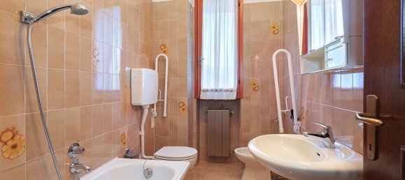 3 rooms Apartment in Arona, Italy No. 139985 16