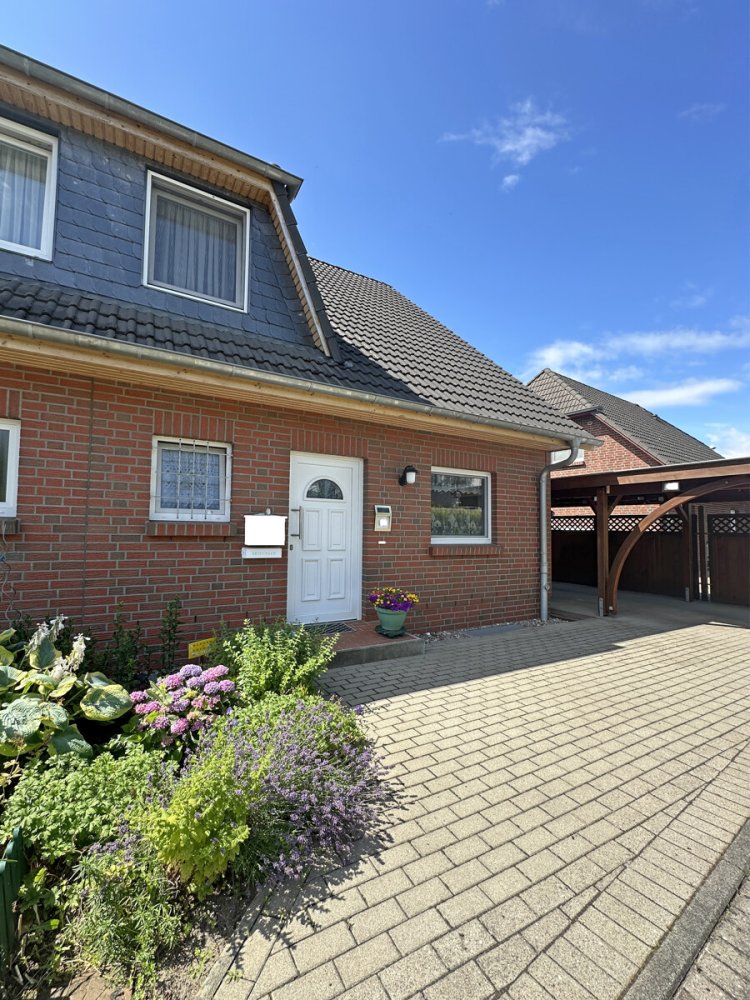 3 bedrooms Townhouse in Stormarn, Germany No. 305652