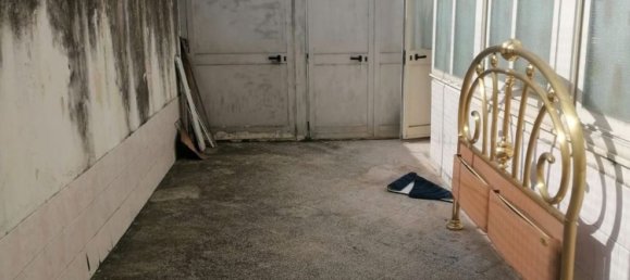 4-salle Appartement à Maddaloni, Italy No. 263671 8