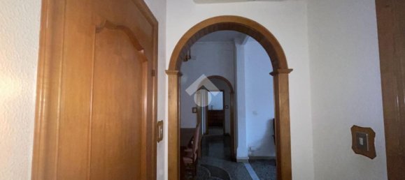 5-Zimmer Wohnung in Genoa, Italy, Nr. 35861 32
