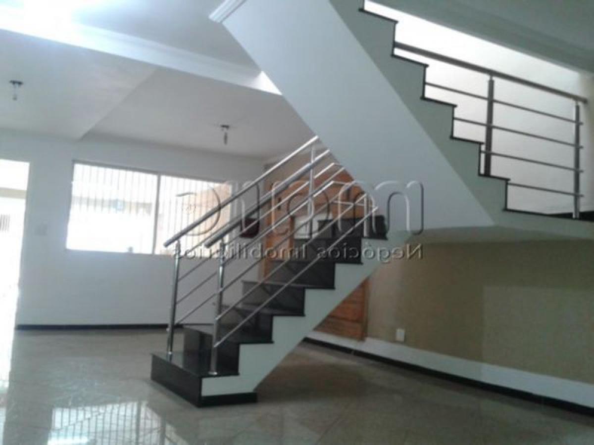 Casa de 3 dormitorios en Sao Paulo, Brazil No. 452209