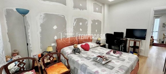 1 bedroom Apartment in Turin, Italy No. 348704 3