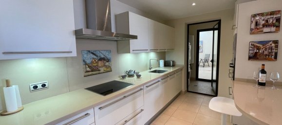 Apartamento de 3 dormitorios en Marbella, Spain No. 189409 5