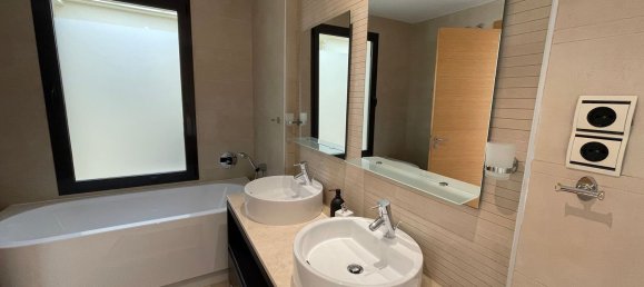 Apartamento de 3 dormitorios en Marbella, Spain No. 189409 26