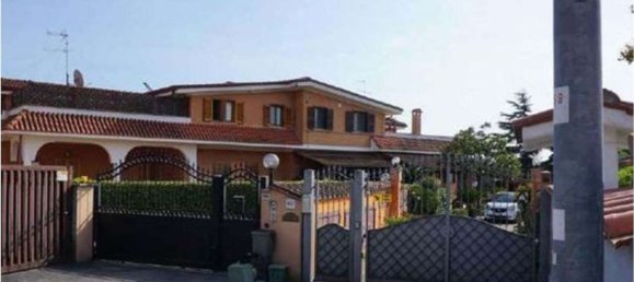 2 rooms Apartment in Rome, Italy No. 198689 3