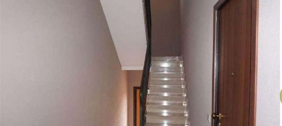 2 rooms Apartment in Rome, Italy No. 198689 10