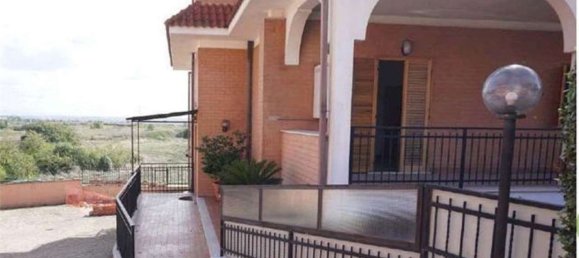 2 rooms Apartment in Rome, Italy No. 198689 2