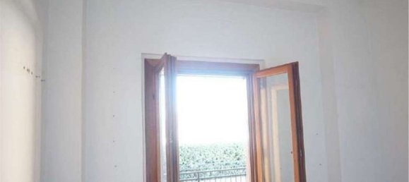 2 rooms Apartment in Rome, Italy No. 198689 6